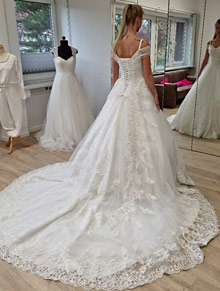 Öffnungszeiten Vornel Brautschneiderei Hamburg