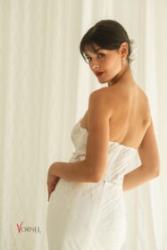 Brautkleid Paris aus Microsatin und Spitze, rückenfrei, Detailansicht