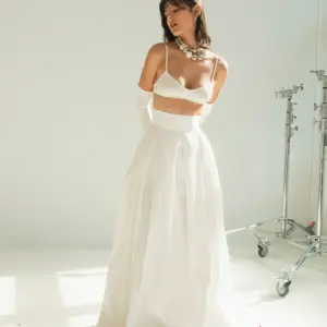 Frontansicht des Brautrocks Le Mans – A-Linien-Design