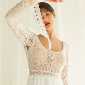 Lille Boho Brautkleid Oberteil mit grafischer Spitze und Trompetenärmel