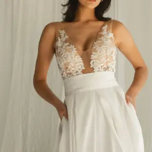 Detailansicht des Montpellier Bodys mit Spitze, kombiniert mit Rock Le Mans