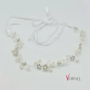 Brautgürtel mit Perlen und Kristallen – Vornelbride