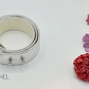 Brautgürtel Silber matt S (36) – gerollt mit Blumen – Vornelbride