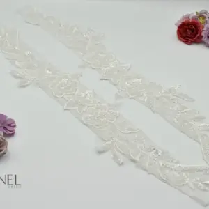 Carmen-Träger Spitze – Große Blütenornamente – 51,5 × 5,5 cm – flach ausgelegt – Vornelbride