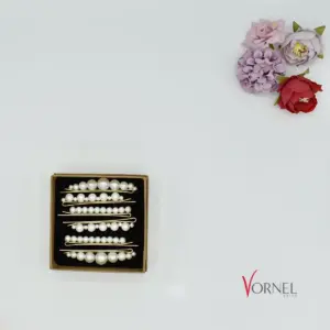 Sechs Haarklammern mit Perlen in Geschenkbox – Vornelbride