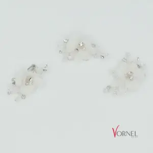 Set aus drei Schleppnadeln mit Blüten und Kristallen – Vornelbride